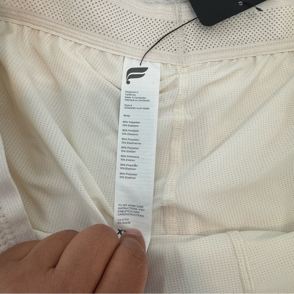 NWT Fabletics The 5” Fundamental Short (Lined) XXL - Picture 5 of 9